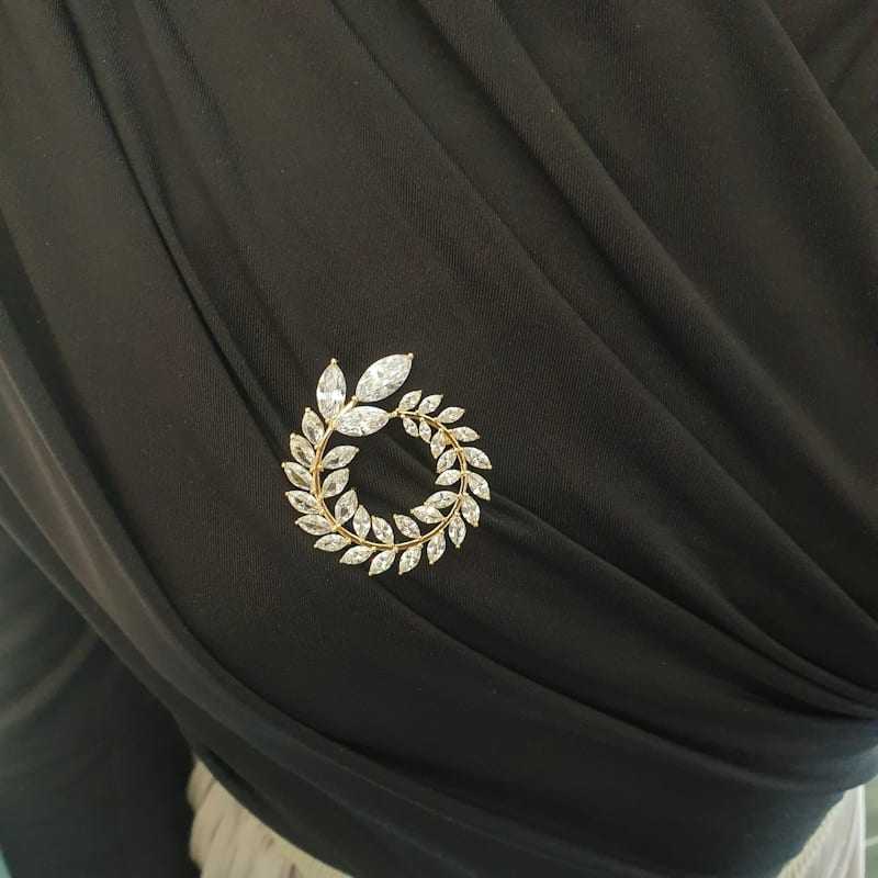 Wreath Stone Brooch
