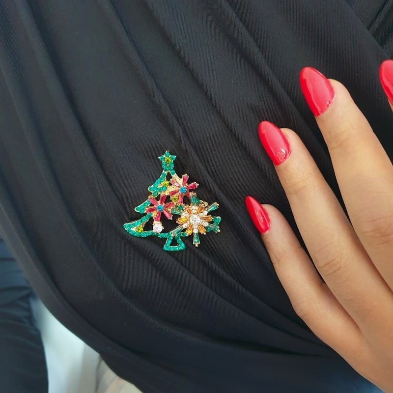 Yuletide Brooch
