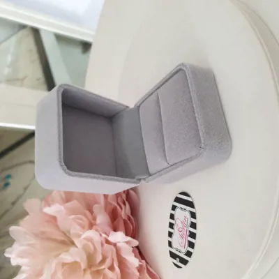 PREMIUM RING GREY VELVET BOX