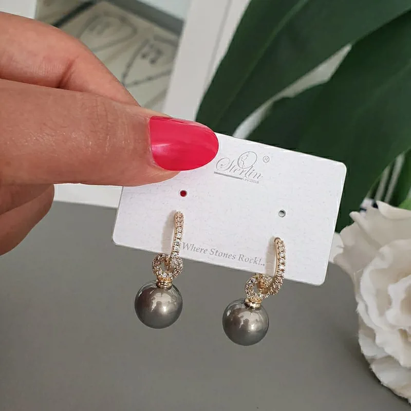 Pearl Drops Earring