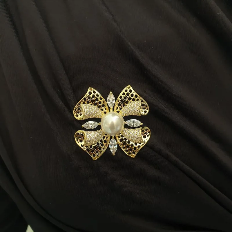 Pearl Flower Brooch