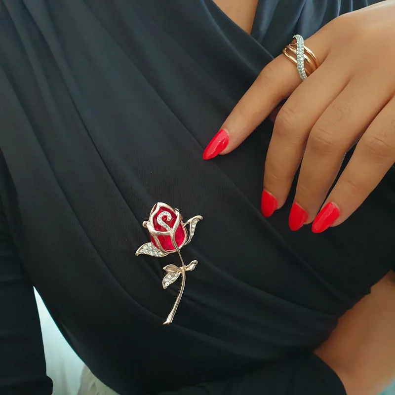 Rosegold Bud Brooch
